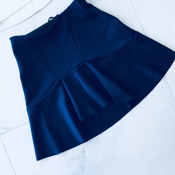Zara Dresses & Skirts - 💙💛 Zara Navy Blue Mini Skirt With Ruffle Bottom